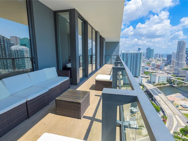 88 SW 7 Street # 3405, Miami FL 33130