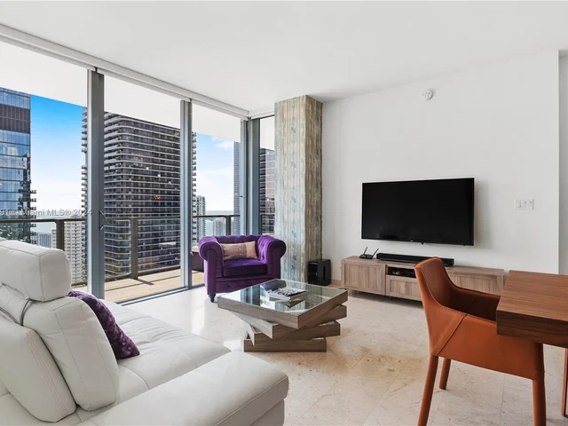 88 SW 7 Street # 3405, Miami FL 33130