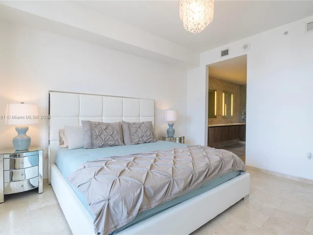 88 SW 7 Street # 3405, Miami FL 33130