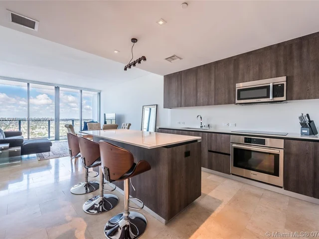 88 SW 7 Street # 3405, Miami FL 33130