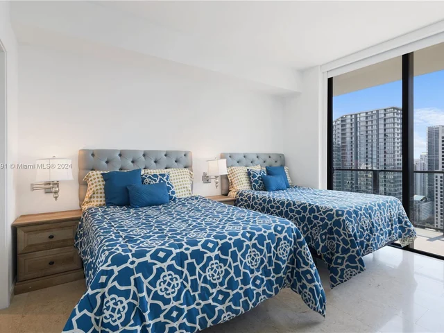 88 SW 7 Street # 3405, Miami FL 33130