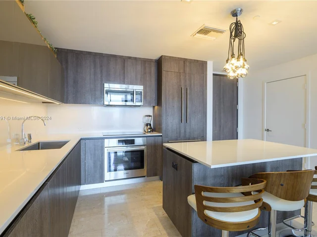 88 SW 7 Street # 3405, Miami FL 33130