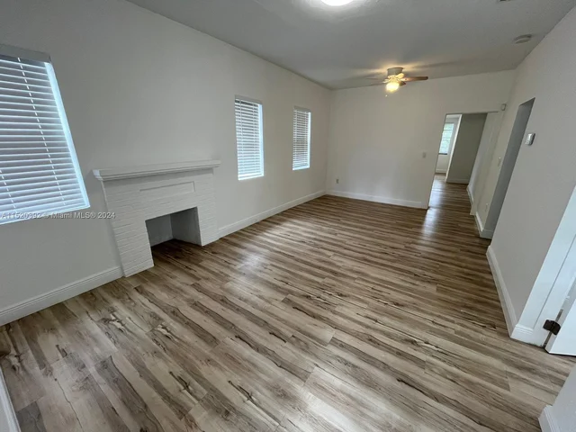 401 NW 51st St, Miami FL 33127