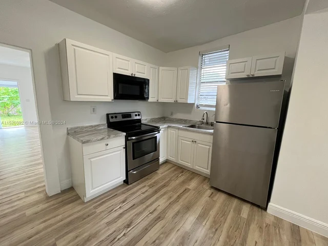 401 NW 51st St, Miami FL 33127