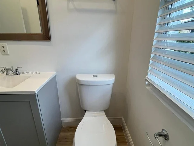 401 NW 51st St, Miami FL 33127