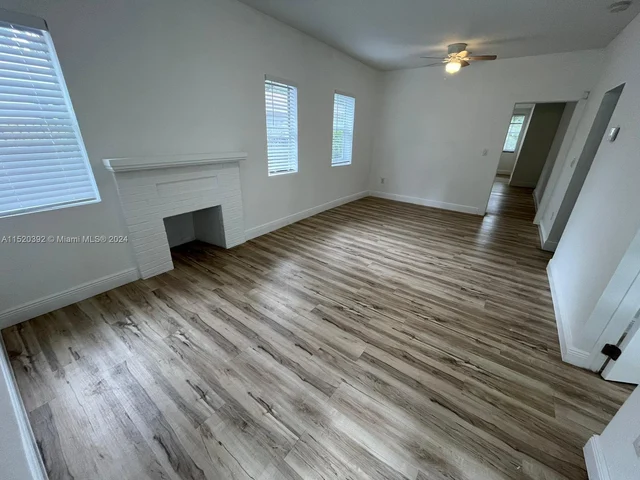 401 NW 51st St, Miami FL 33127