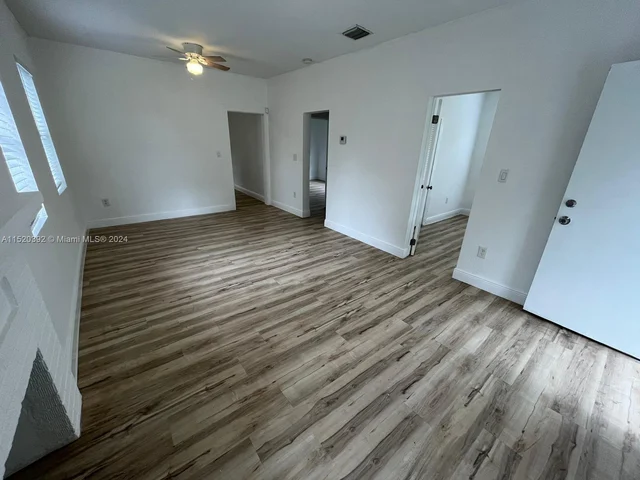 401 NW 51st St, Miami FL 33127