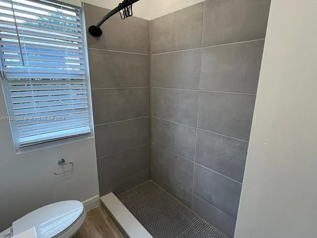 401 NW 51st St, Miami FL 33127