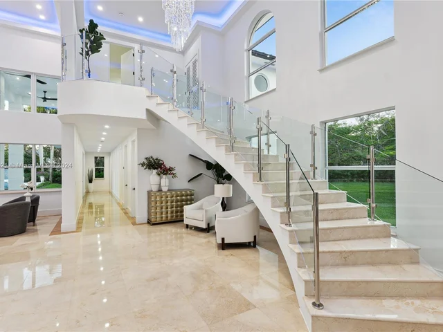 6290 SW 130th Ter, Pinecrest FL 33156