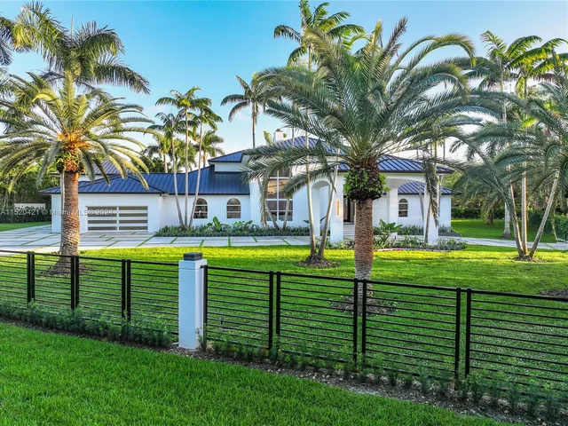 6290 SW 130th Ter, Pinecrest FL 33156