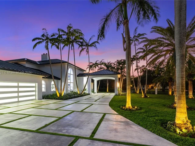 6290 SW 130th Ter, Pinecrest FL 33156