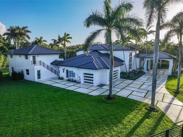 6290 SW 130th Ter, Pinecrest FL 33156