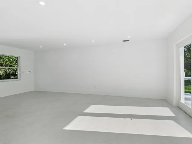 6290 SW 130th Ter, Pinecrest FL 33156