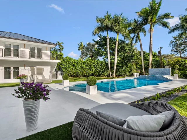 6290 SW 130th Ter, Pinecrest FL 33156