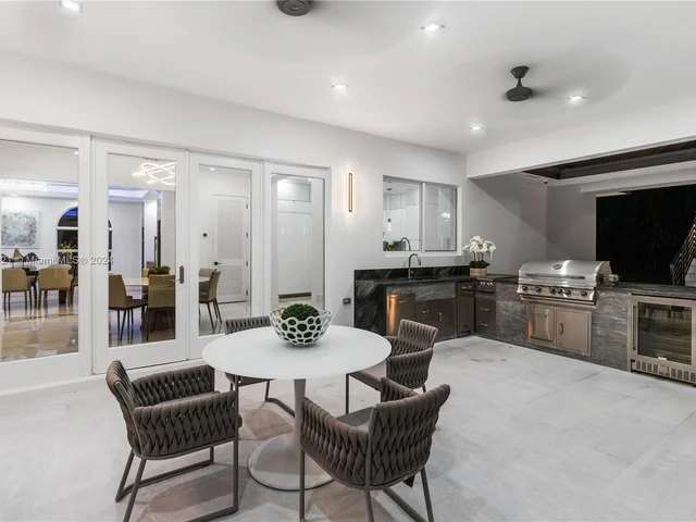 6290 SW 130th Ter, Pinecrest FL 33156