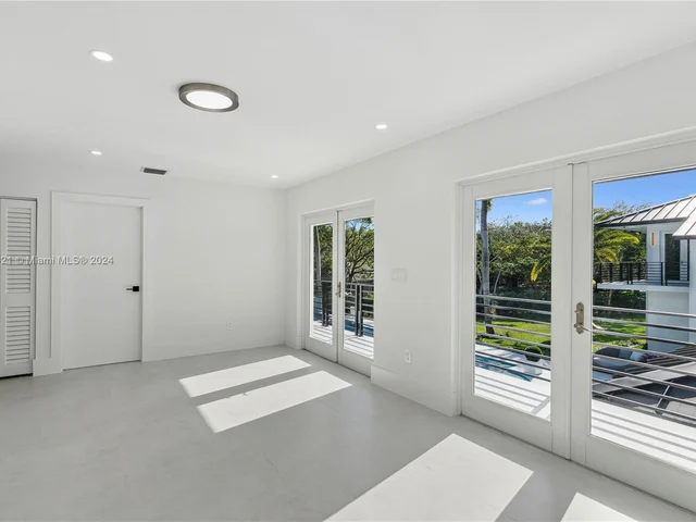 6290 SW 130th Ter, Pinecrest FL 33156