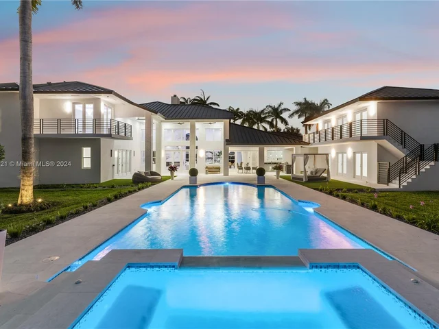 6290 SW 130th Ter, Pinecrest FL 33156