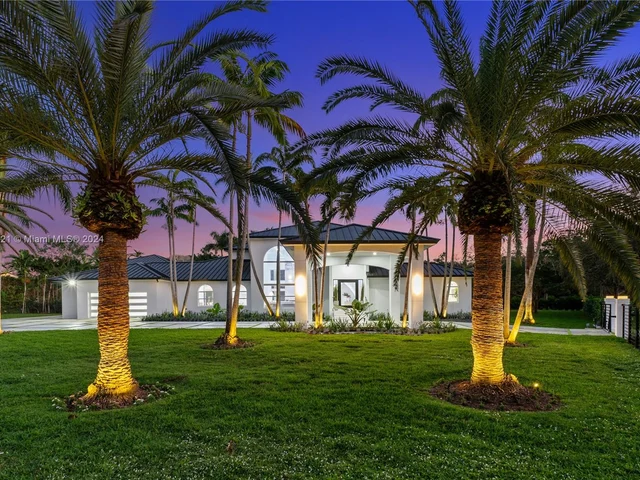 6290 SW 130th Ter, Pinecrest FL 33156