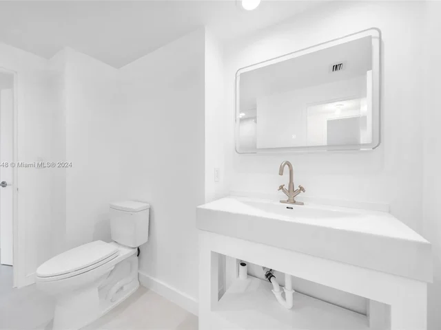 800 West Ave, Miami Beach FL 33139