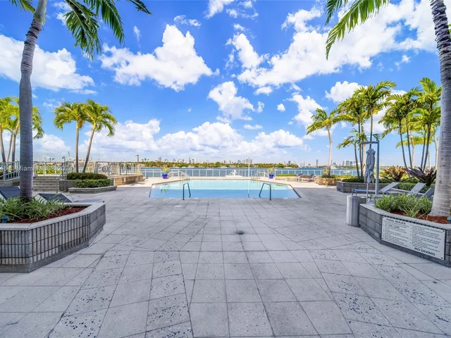 800 West Ave, Miami Beach FL 33139