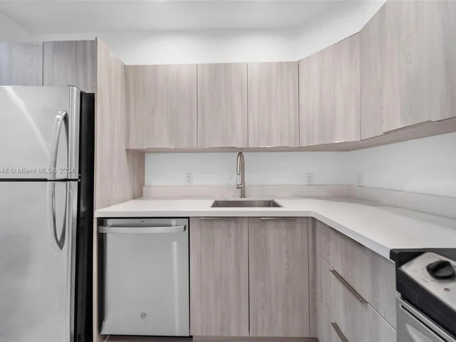 800 West Ave, Miami Beach FL 33139