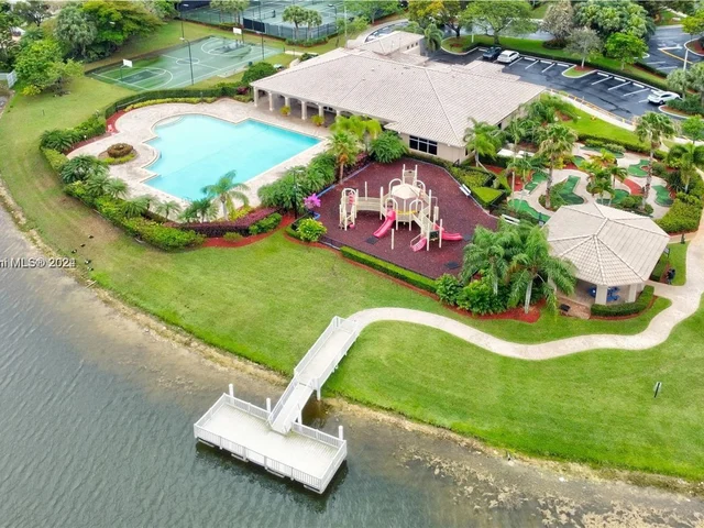 16220 SW 21st St, Miramar FL 33027