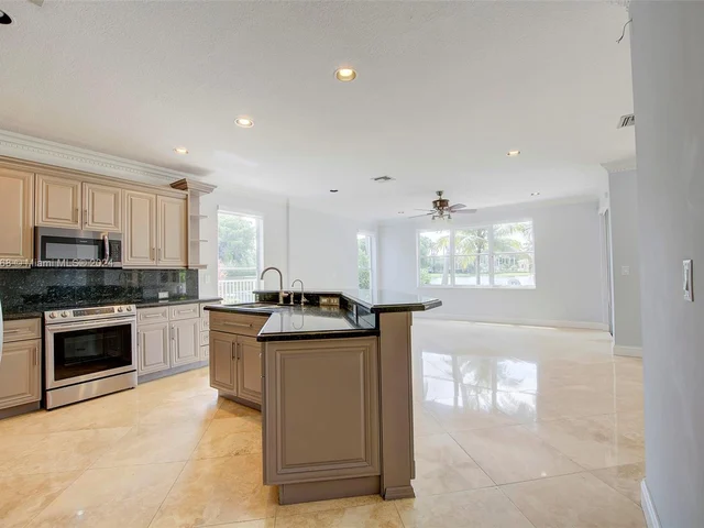 16220 SW 21st St, Miramar FL 33027