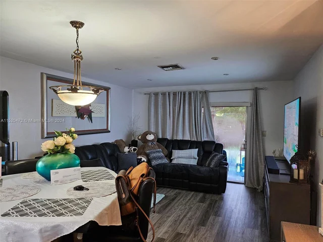 11291 SW 88th St # 204M, Miami FL 33176