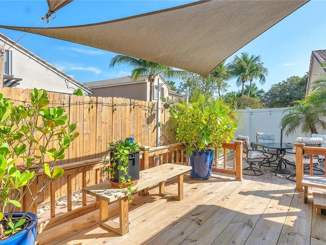 18801 NW 11th St, Pembroke Pines FL 33029