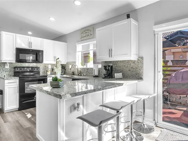 18801 NW 11th St, Pembroke Pines FL 33029