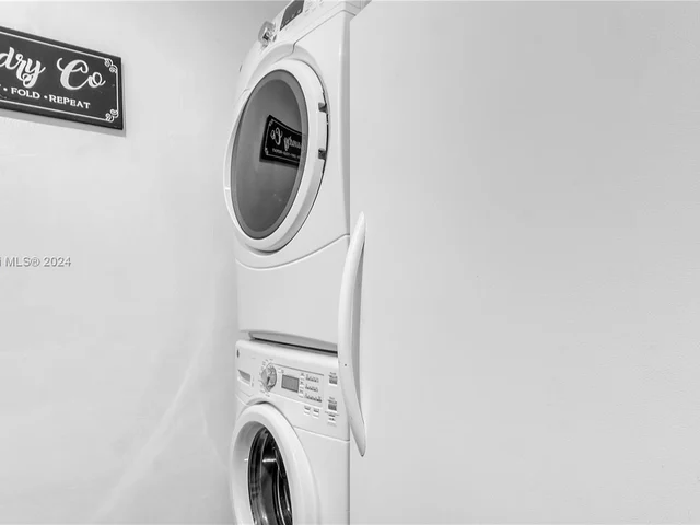 18801 NW 11th St, Pembroke Pines FL 33029