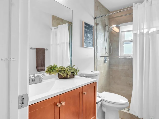 18801 NW 11th St, Pembroke Pines FL 33029