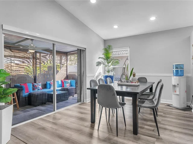 18801 NW 11th St, Pembroke Pines FL 33029