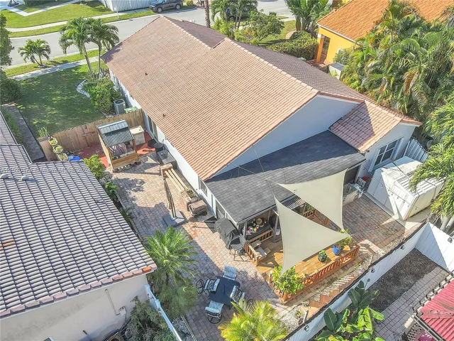 18801 NW 11th St, Pembroke Pines FL 33029