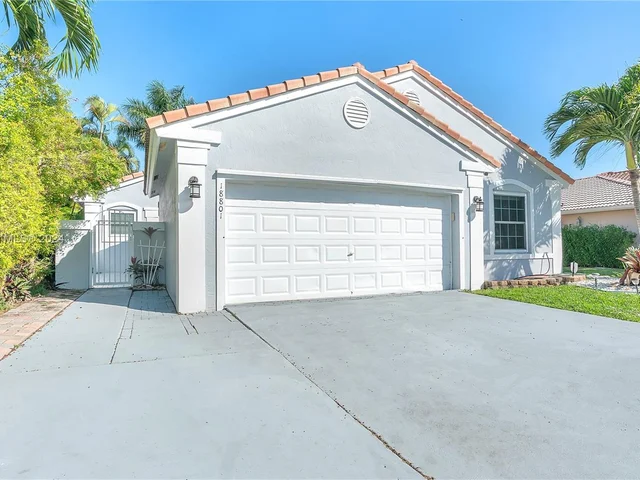 18801 NW 11th St, Pembroke Pines FL 33029