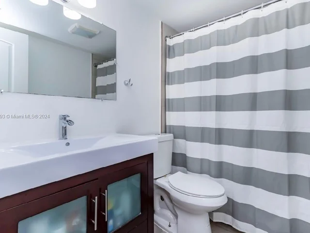 11930 NE 19th Dr # 6, North Miami FL 33181