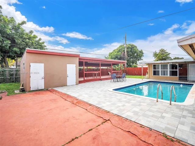 1270 NW 174th St, Miami Gardens FL 33169