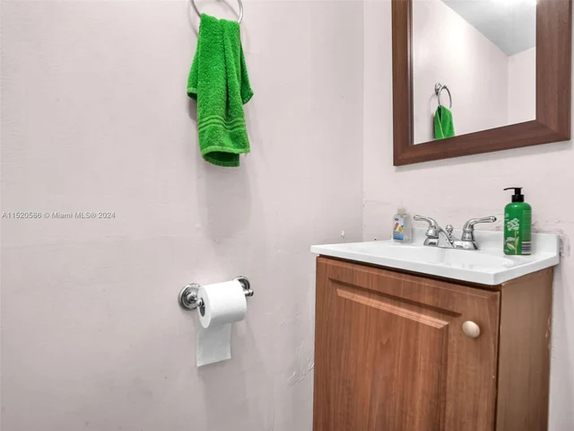 1270 NW 174th St, Miami Gardens FL 33169