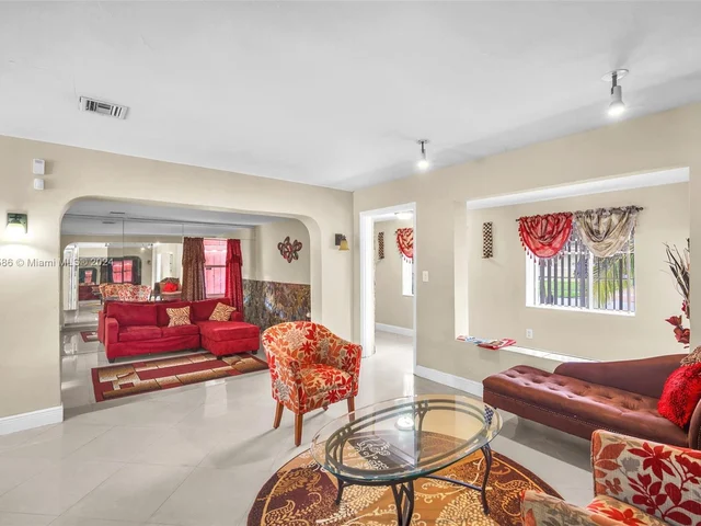 1270 NW 174th St, Miami Gardens FL 33169