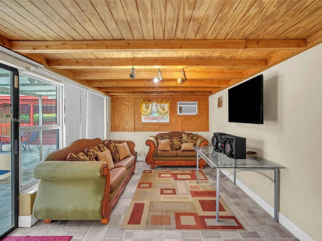 1270 NW 174th St, Miami Gardens FL 33169