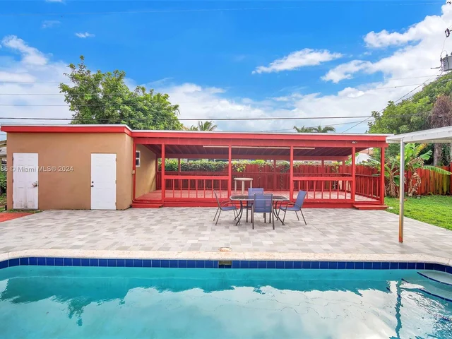 1270 NW 174th St, Miami Gardens FL 33169