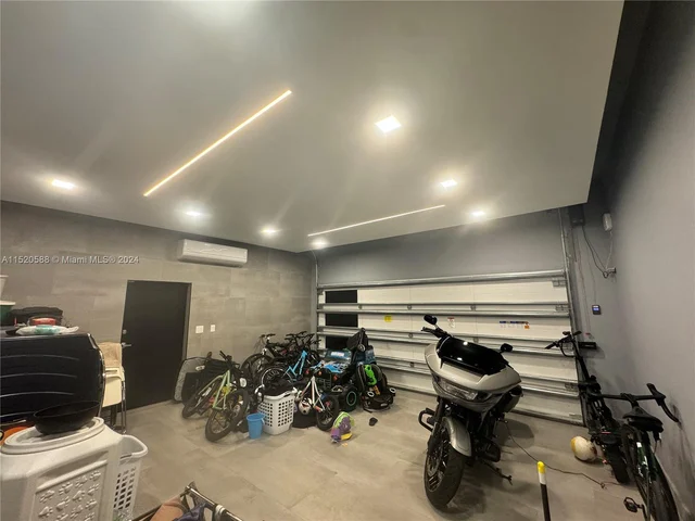 21010 NE 24th Ct, Miami FL 33180