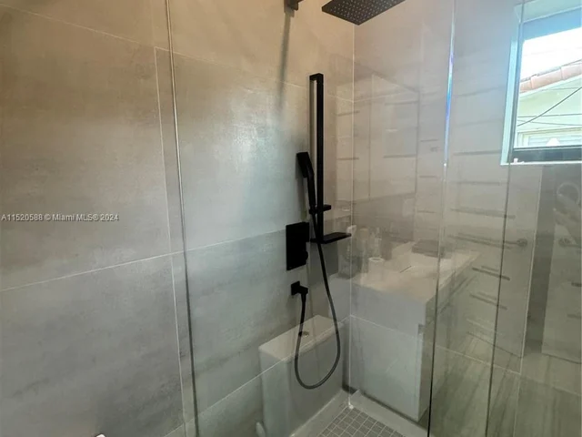 21010 NE 24th Ct, Miami FL 33180