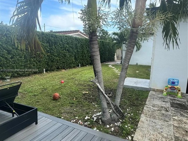 21010 NE 24th Ct, Miami FL 33180