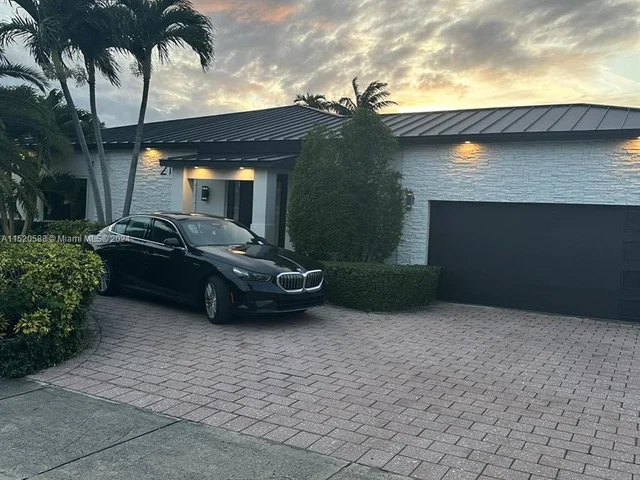 21010 NE 24th Ct, Miami FL 33180