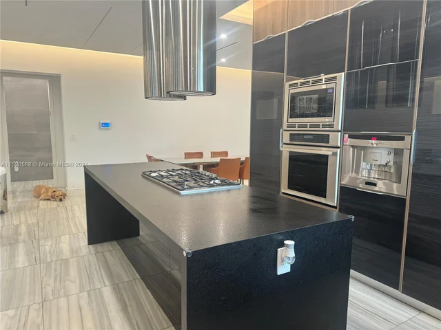 21010 NE 24th Ct, Miami FL 33180