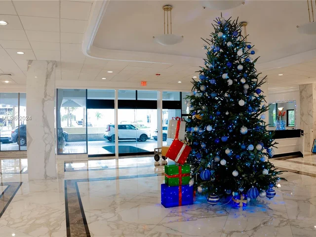 5700 Collins Ave # 7J, Miami Beach FL 33140