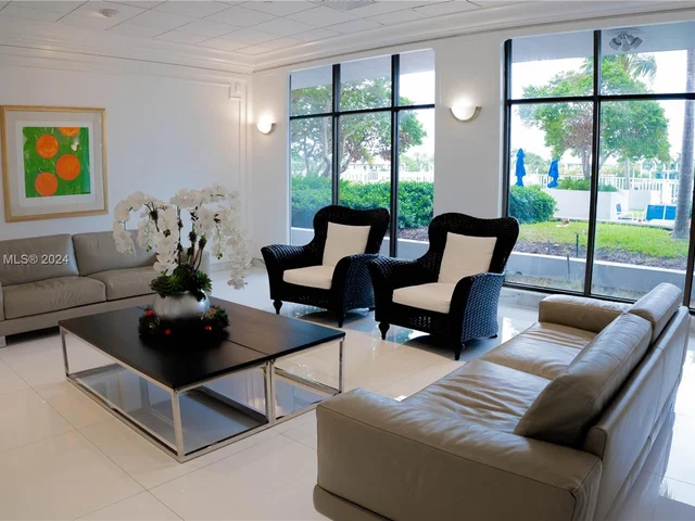 5700 Collins Ave # 7J, Miami Beach FL 33140