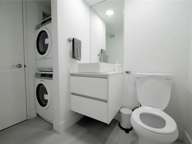 5700 Collins Ave # 7J, Miami Beach FL 33140