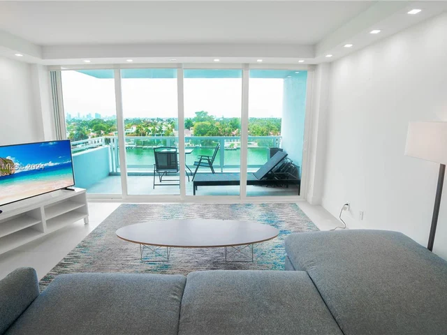 5700 Collins Ave # 7J, Miami Beach FL 33140